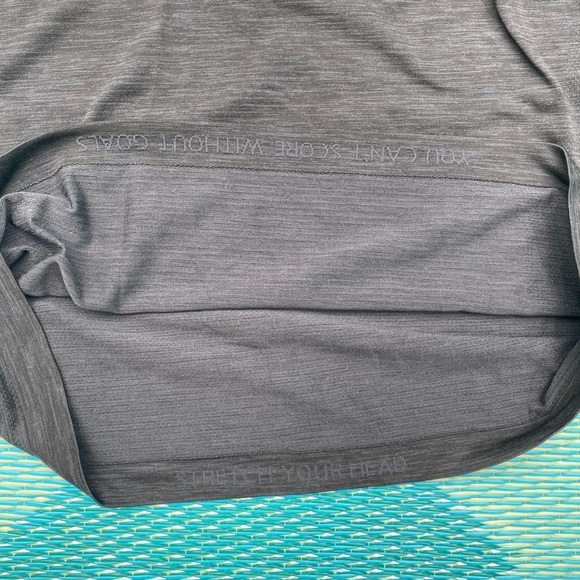 Lululemon Swiftly Tech Long sleeve Pullover - Picture 2 of 7